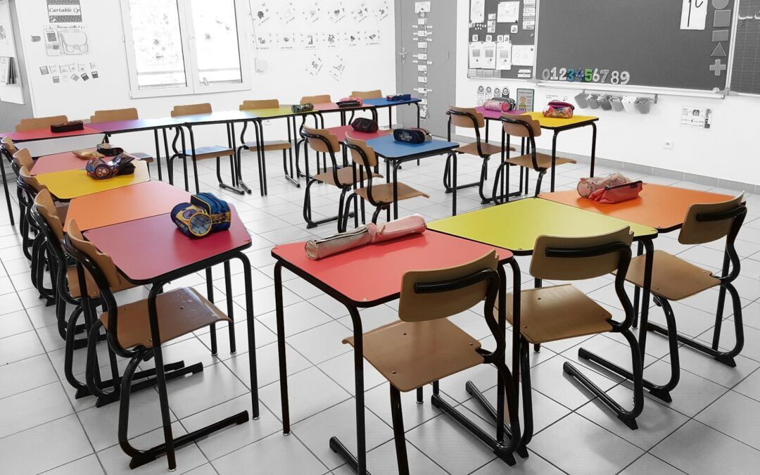 Une vision de l'école du futur avec du mobilier de classe flexible IA France
