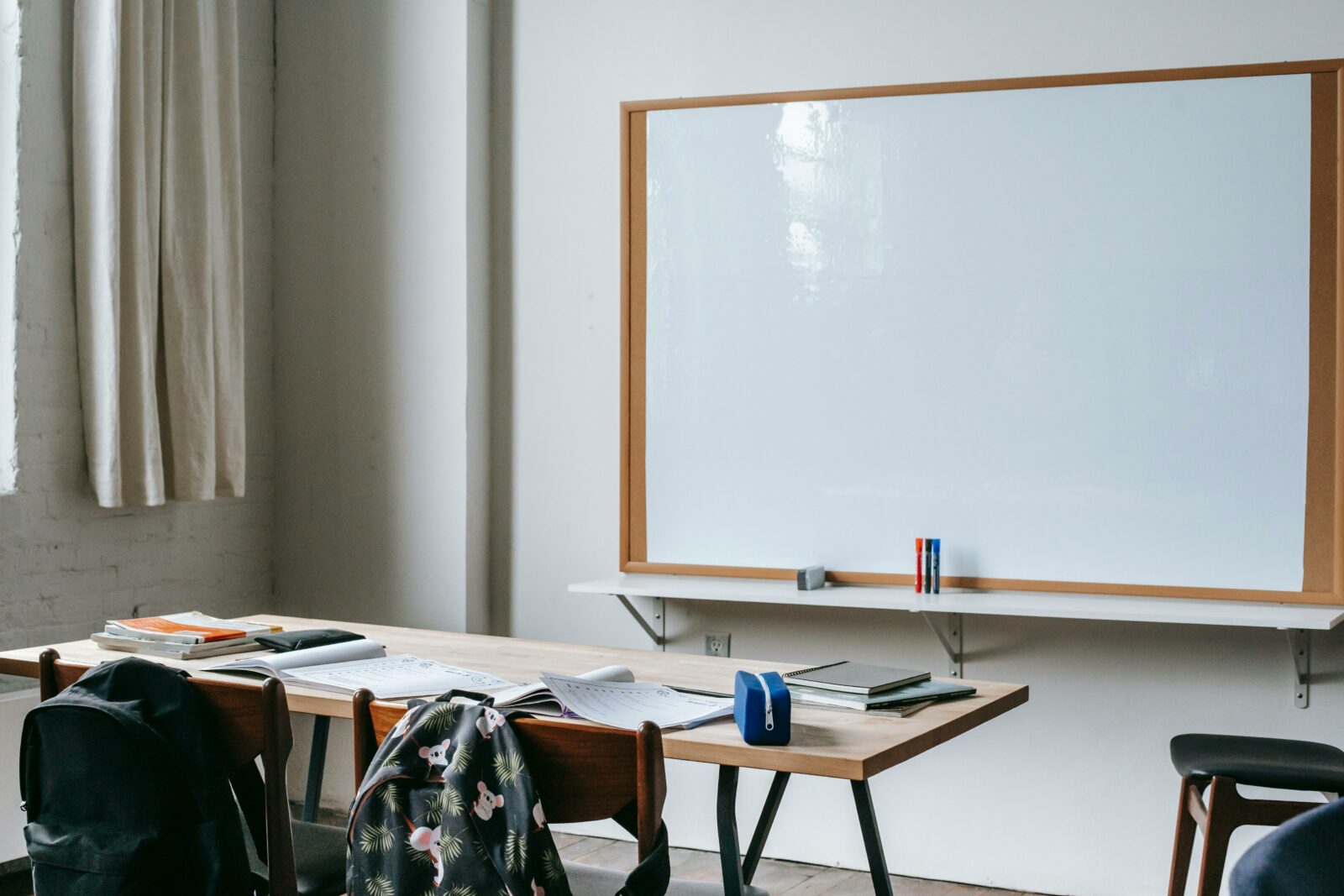 Le mobilier modulable permet de proposer des bancs d’école modernes, flexibles, ergonomiques et esthétiques.