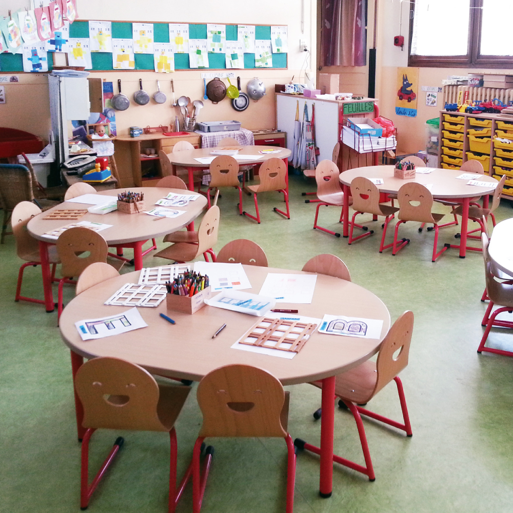 Tables d’école maternelle avec chaises Toon, design ludique pour écoles primaires